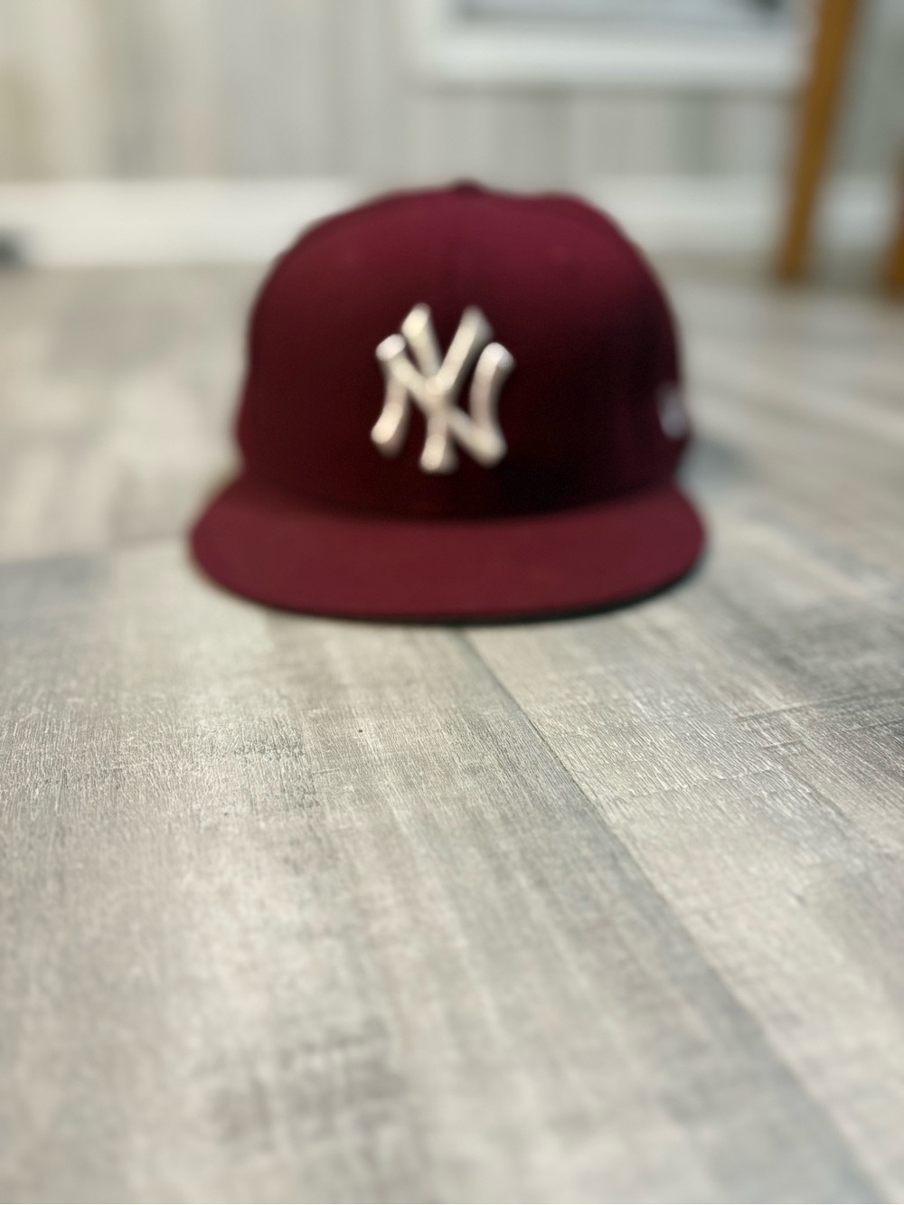 New Era 59fifty New York Yankees Fitted Hat Burgundy Maroon White Logo Size 71/2 - Picture 2 of 7
